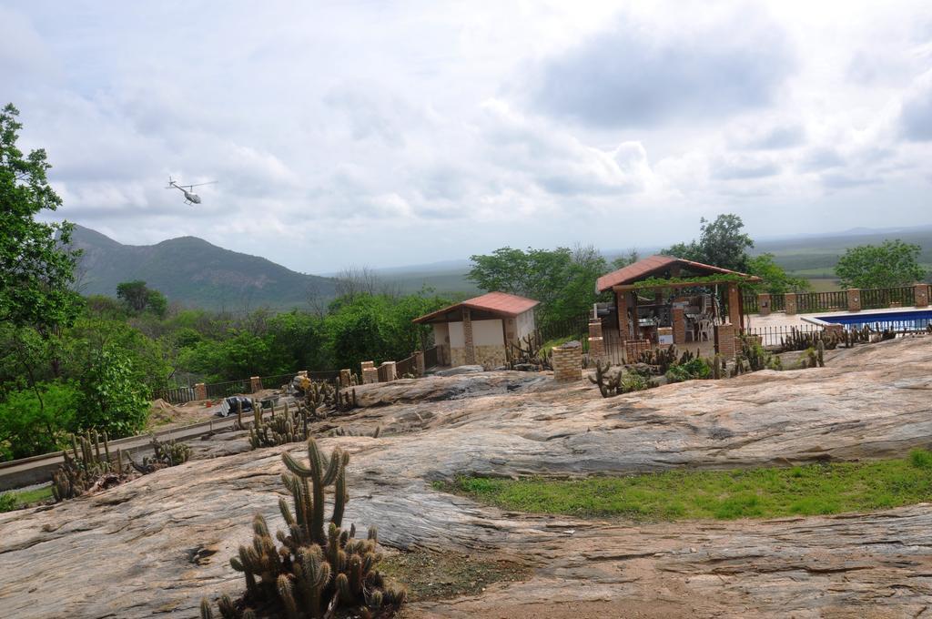 Fazenda Hotel Pedra Dos Ventos Quixadá Exteriör bild